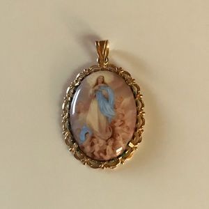 14k Gold Saint Mary Pendant